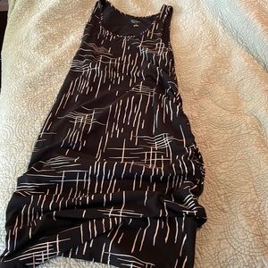 Size medium form fitting shin length maternity dress with side ruching